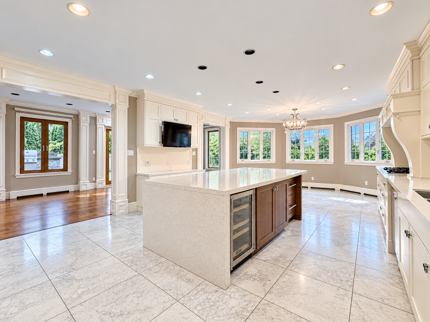 65xx Marguerite St