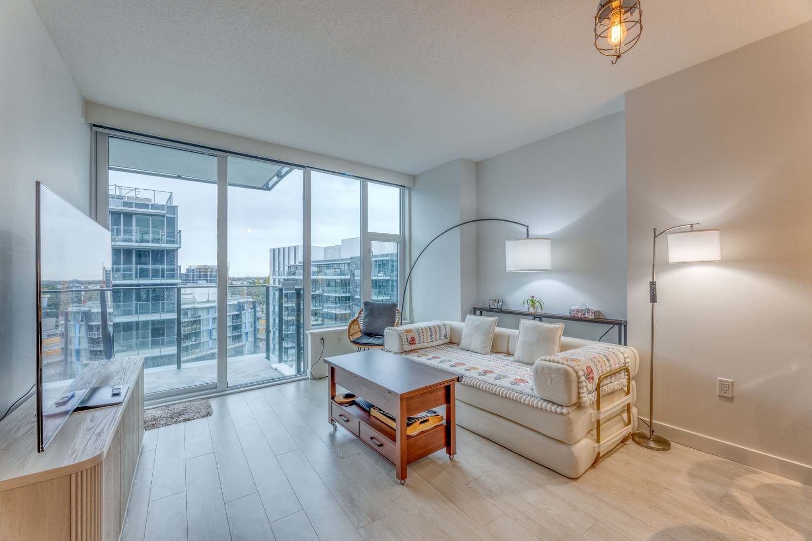 1109 8671 Hazelbridge Way