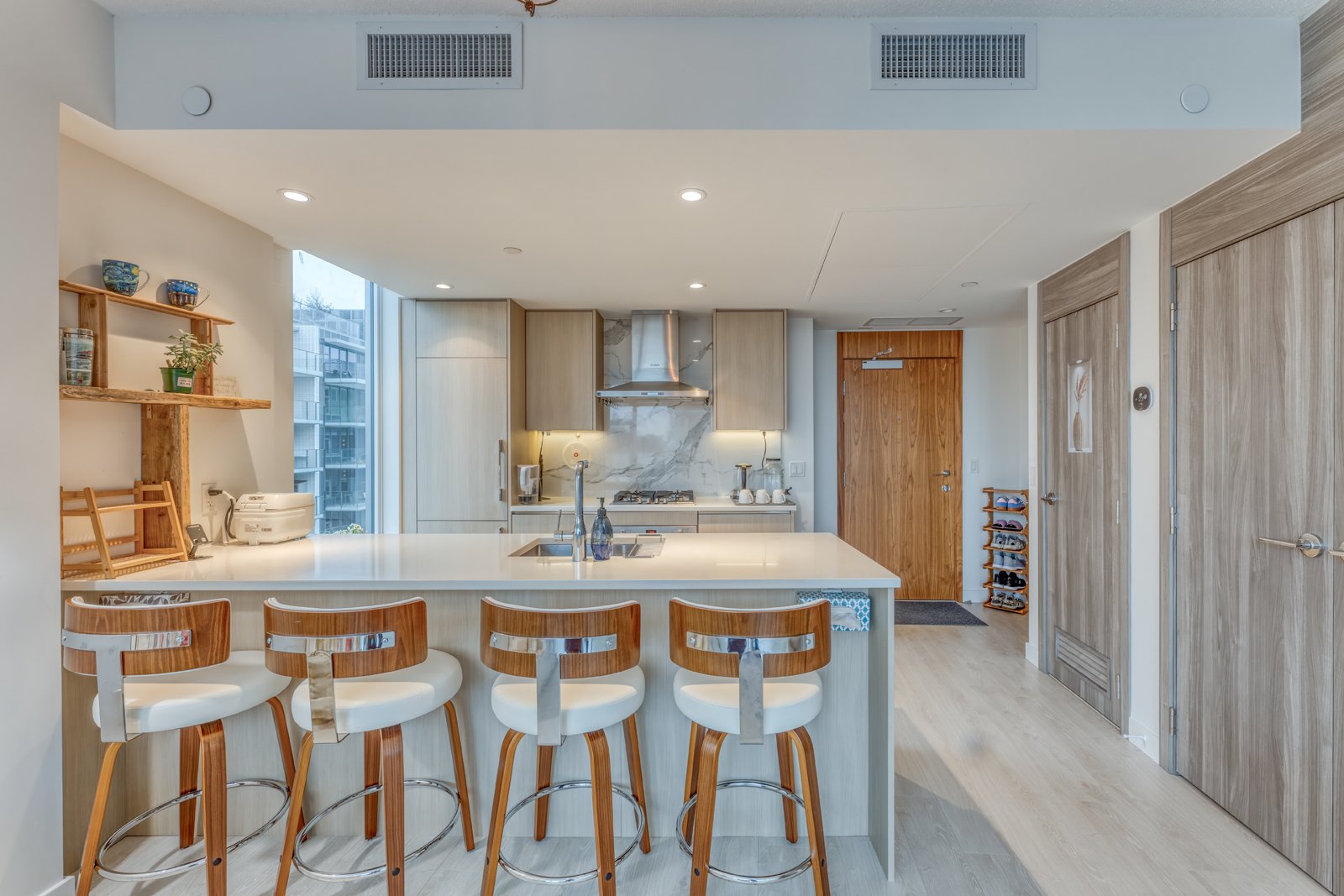 1109 8671 Hazelbridge Way
