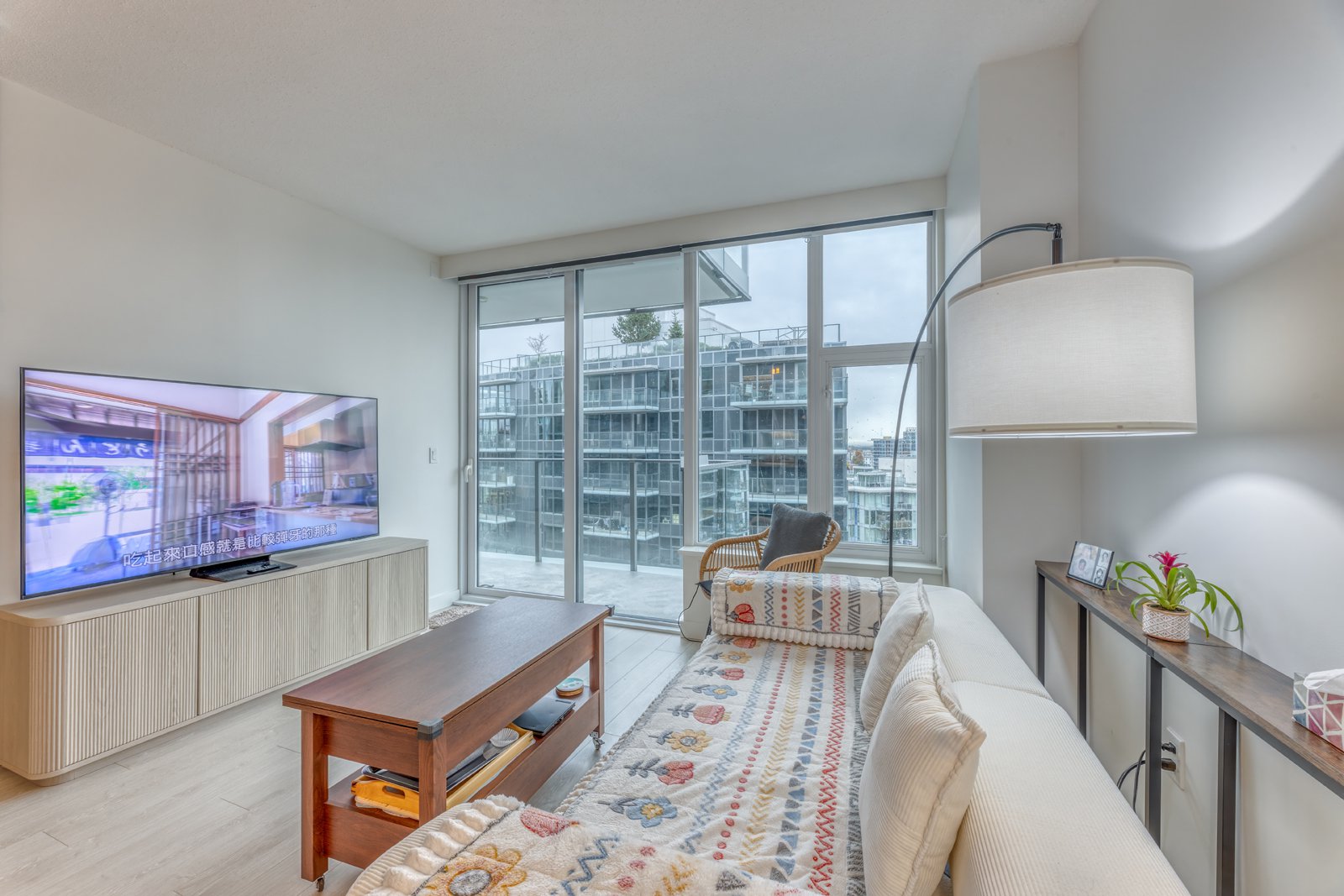 1109 8671 Hazelbridge Way