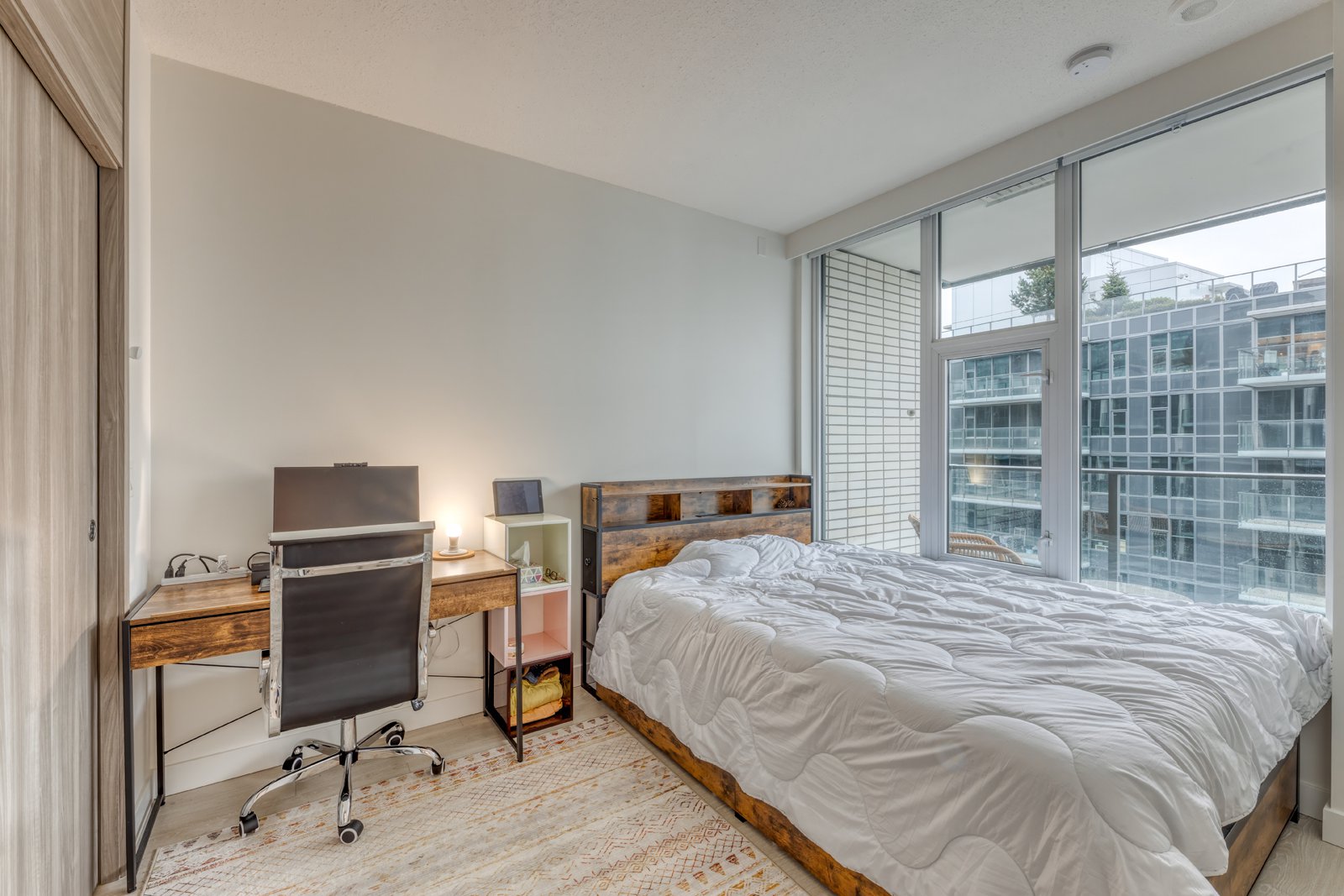 1109 8671 Hazelbridge Way