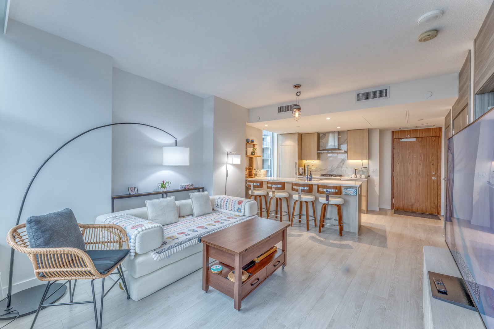 1109 8671 Hazelbridge Way