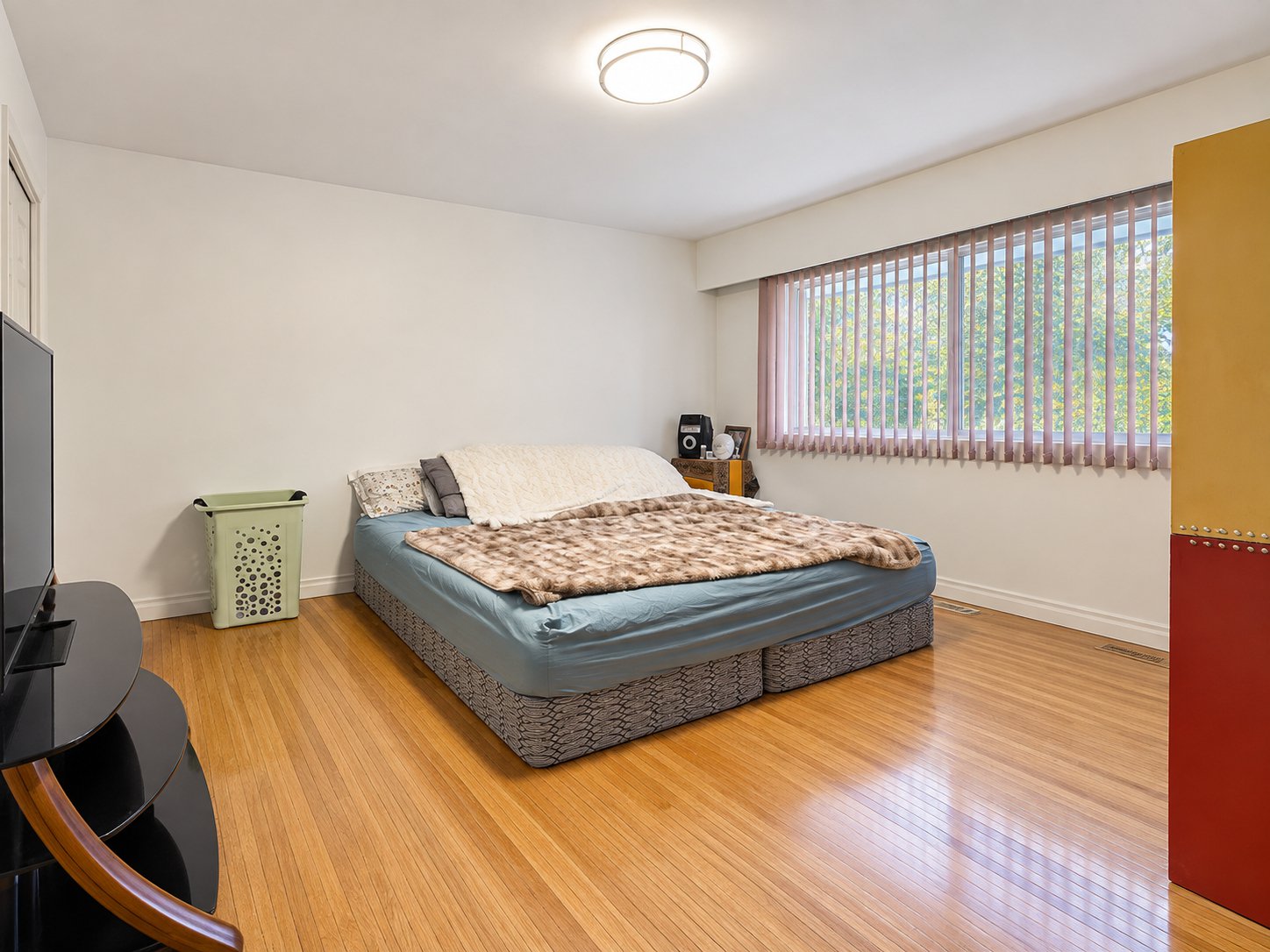 638 W 54th Ave